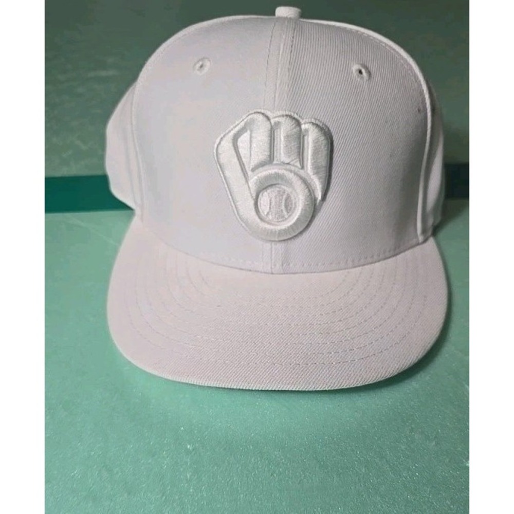Men's New Era Milwaukee Brewers White on White 59FIFTY Fitted Hat 7 1/8 56.8cm